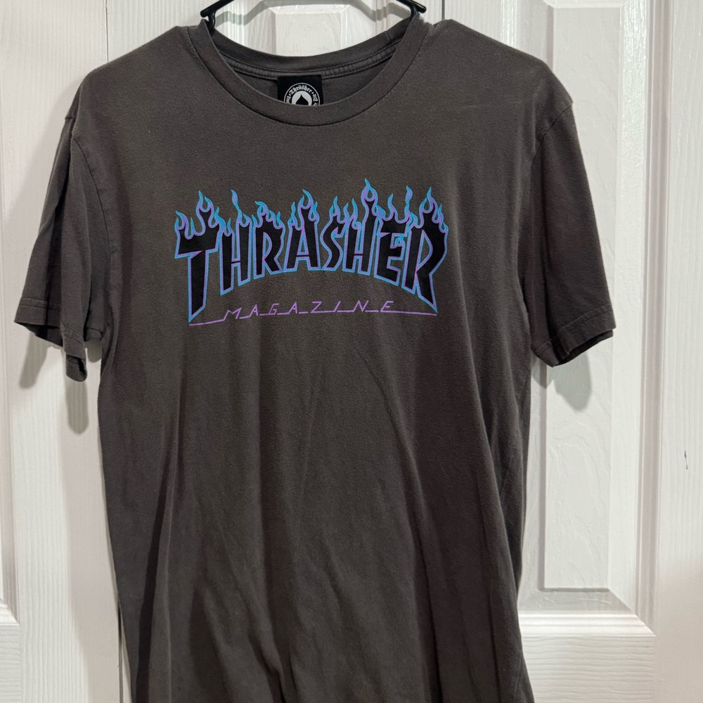 Men’s vintage thrasher shirt. Gray, black, blue, and purple.